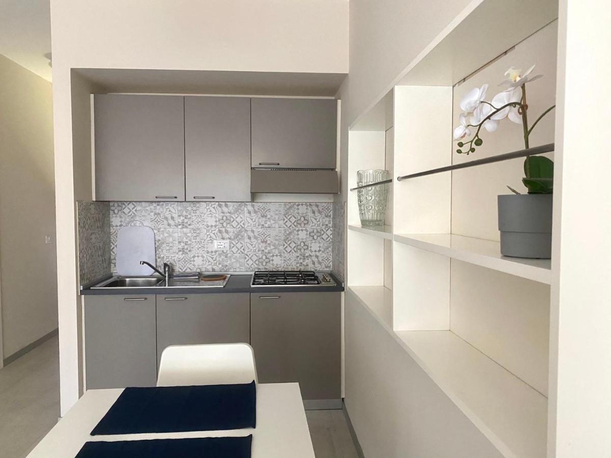 Jolly Apartments ซีร์มิโอเน ภายนอก รูปภาพ
