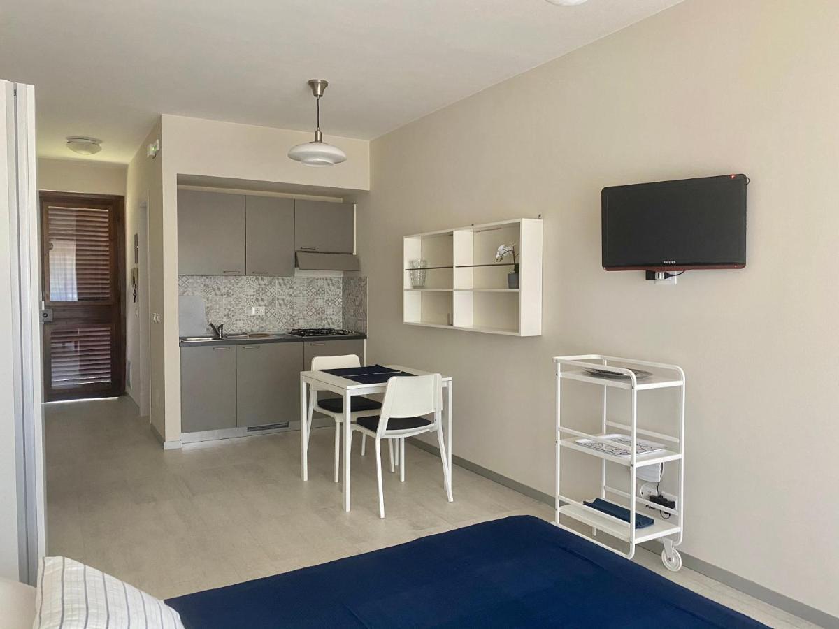 Jolly Apartments ซีร์มิโอเน ภายนอก รูปภาพ