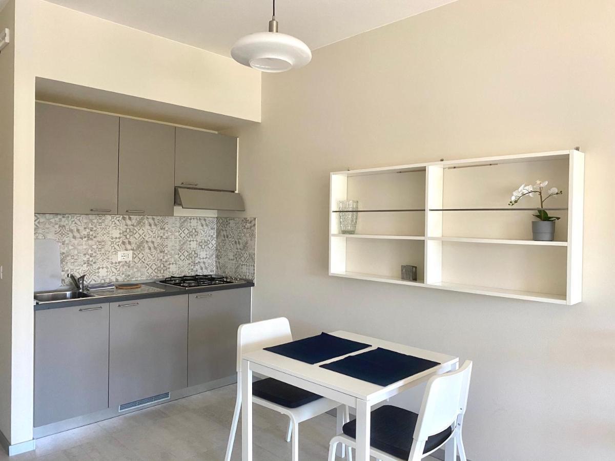 Jolly Apartments ซีร์มิโอเน ภายนอก รูปภาพ