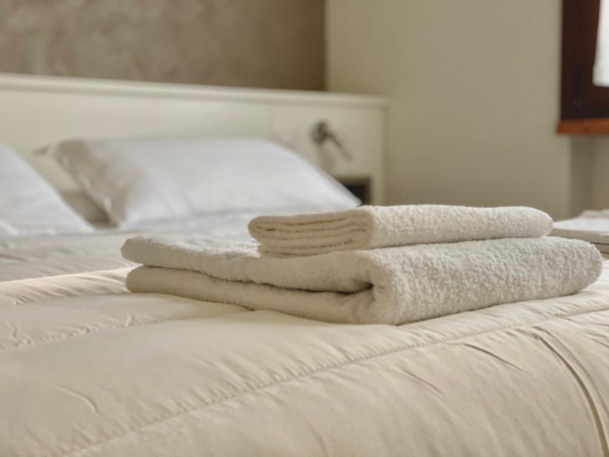 Jolly Apartments ซีร์มิโอเน ภายนอก รูปภาพ