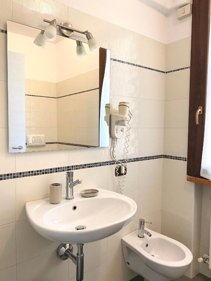 Jolly Apartments ซีร์มิโอเน ภายนอก รูปภาพ